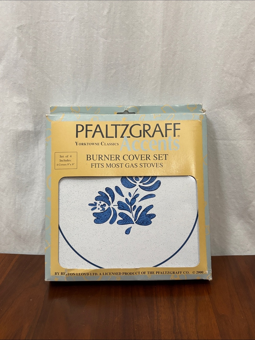 PFALTZGRAFF blue and white stove burner cover set